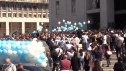 VIDEO Lazio, l’ultimo saluto a Guerini: l’addio di compagni e tifosi tra palloncini e striscioni