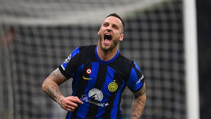 MILAN, ITALY - FEBRUARY 20: Marko Arnautovic of FC Internazionale celebrates after scoring their team's first goal during the UEFA Champions League 2023/24 round of 16 first leg match between FC Internazionale and Atletico Madrid at Stadio Giuseppe Meazza on February 20, 2024 in Milan, Italy. (Photo by Mattia Ozbot - Inter/Inter via Getty Images) Arnautovic: “Gol importante, devo entrare e fare la differenza. Mi dispiace per Thuram” - immagine 1