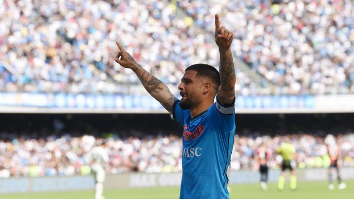 NAPLES, ITALY - MAY 15: Lorenzo Insigne of SSC Napoli celebrates scoring their side's second goal from a penalty during the Serie A match between SSC Napoli and Genoa CFC at Stadio Diego Armando Maradona on May 15, 2022 in Naples, Italy. (Photo by Francesco Pecoraro/Getty Images) Voti fantacalcio: Osimhen più di Insigne, bene Di Lorenzo e Koulibaly! Criscito ok - immagine 1