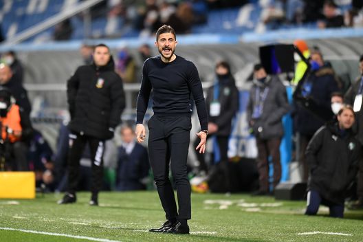 REGGIO NELL'EMILIA, ITALY - FEBRUARY 26: Alessio Dionisi head coach of US Sassuolo during the Serie A match between US Sassuolo and ACF Fiorentina at Mapei Stadium - Citta' del Tricolore on February 26, 2022 in Reggio nell'Emilia, Italy. (Photo by Alessandro Sabattini/Getty Images) Delle Monache, un altro club di Serie A insidia la Fiorentina- immagine 2