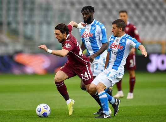 TURIN, ITALY - APRIL 26: Simone Verdi of Torino FC battles for possession with (L-R) Tiemoue Bakayoko and Diego Demme of SSC Napoli during the Serie A match between Torino FC and SSC Napoli at Stadio Olimpico di Torino on April 26, 2021 in Turin, Italy. Sporting stadiums around Italy remain under strict restrictions due to the Coronavirus Pandemic as Government social distancing laws prohibit fans inside venues resulting in games being played behind closed doors. (Photo by Valerio Pennicino/Getty Images) TURIN, ITALY - APRIL 26: Simone Verdi of Torino FC battles for possession with (L-R) Tiemoue Bakayoko and Diego Demme of SSC Napoli during the Serie A match between Torino FC and SSC Napoli at Stadio Olimpico di Torino on April 26, 2021 in Turin, Italy. Sporting stadiums around Italy remain under strict restrictions due to the Coronavirus Pandemic as Government social distancing laws prohibit fans inside venues resulting in games being played behind closed doors. (Photo by Valerio Pennicino/Getty Images)