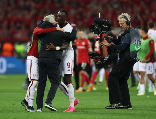 Mourinho: “Tre italiane in tre finali europee bello per l’Italia”. E poi dice a Zenga…- immagine 2