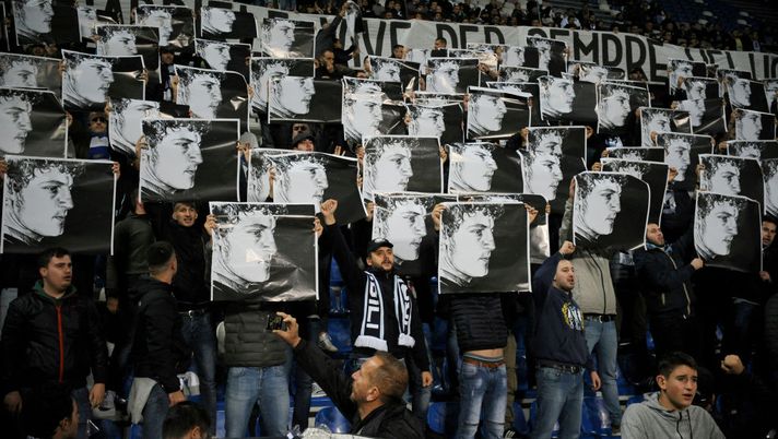 REGGIO NELL'EMILIA, ITALY - NOVEMBER 11: Lazio supporters remember Gabriele Sandri who died during the Serie A match between US Sassuolo and SS Lazio at Mapei Stadium - Citta' del Tricolore on November 11, 2018 in Reggio nell'Emilia, Italy. (Photo by Marco Rosi/Getty Images) REGGIO NELL'EMILIA, ITALY - NOVEMBER 11: Lazio supporters remember Gabriele Sandri who died during the Serie A match between US Sassuolo and SS Lazio at Mapei Stadium - Citta' del Tricolore on November 11, 2018 in Reggio nell'Emilia, Italy. (Photo by Marco Rosi/Getty Images)