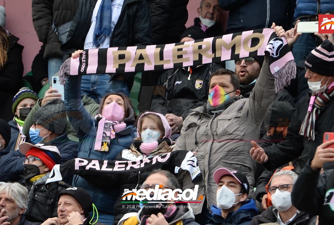 FOTO, i tifosi allo stadio per Palermo – Bari 0-0 (Gallery) - immagine 39
