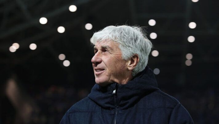 BERGAMO, ITALY - JANUARY 15: Gian Piero Gasperini, Head Coach of Atalanta BC, looks on prior to the Serie A TIM match between Atalanta BC and Frosinone Calcio - Serie A TIM at Gewiss Stadium on January 15, 2024 in Bergamo, Italy. (Photo by Emilio Andreoli/Getty Images) Gasperini: “De Ketelaere è ancora al 30%, Tourè mi piace! Pasalic, Hien, Toloi e Miranchuk…” - immagine 1