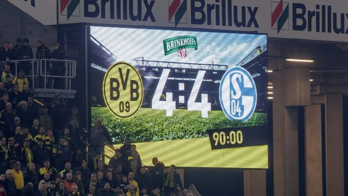 Niente derby, ma lo Schalke non sta con le mani in mano... 