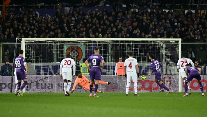 FLORENCE, ITALY - MARCH 04: Nicolas Gonzalez of ACF Fiorentina scores the opening goal during the Serie A match between ACF Fiorentina and AC MIlan at Stadio Artemio Franchi on March 04, 2023 in Florence, Italy. (Photo by Alessandro Sabattini/Getty Images) Fiorentina-Milan 2-1: Nico Gonzalez e Jovic, che Viola! Una vittoria per Davide - immagine 1