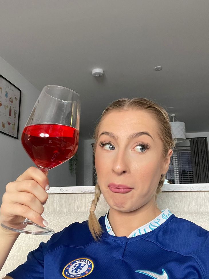 È sempre London derby: star di OnlyFans e tifosa Chelsea sfotte Jorginho passato all’Arsenal…- immagine 2