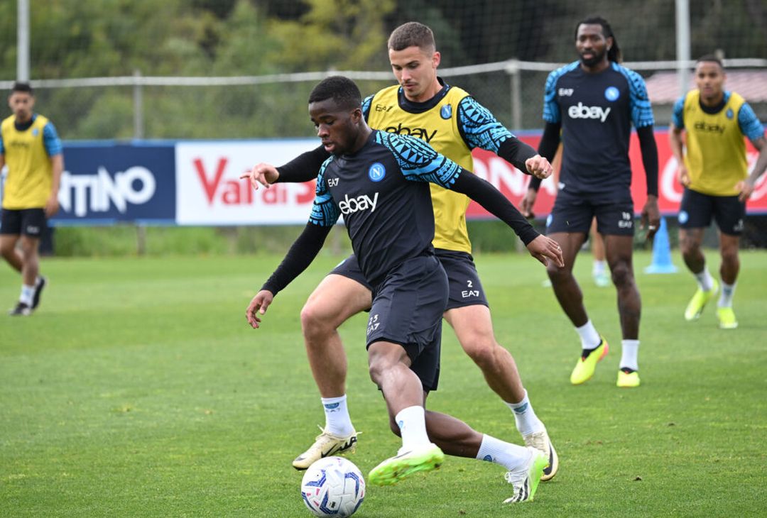 GALLERY Il Napoli si allena in vista dell’Atalanta: le foto della seduta odierna - immagine 4