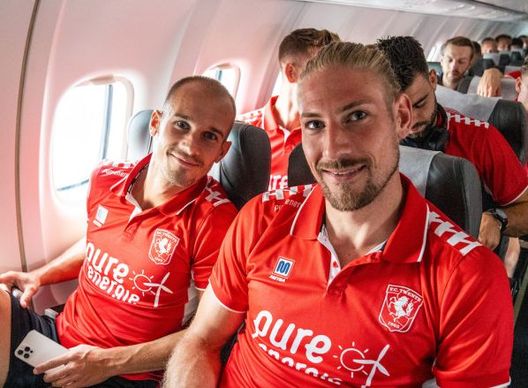 I tifosi del Twente in coro: “Appuntamento dell’anno. Non potevamo mancare”- immagine 2