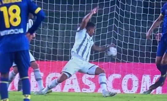 Bonucci diede una testata a Rizzoli… e l’arbitro si prese la colpa: ma di che parliamo?- immagine 2