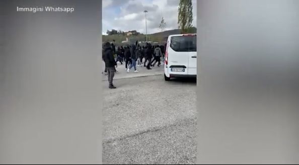È il 2023 e sarebbe anche l’ora di capire che gli Ultras sono tutto fuorché tifosi- immagine 2