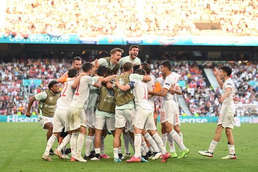 COPENHAGEN, DENMARK - JUNE 28: Mikel Oyarzabal of Spain (obscured) celebrates with team mates after scoring their side's fifth goal during the UEFA Euro 2020 Championship Round of 16 match between Croatia and Spain at Parken Stadium on June 28, 2021 in Copenhagen, Denmark. (Photo by Stuart Franklin/Getty Images) COPENHAGEN, DENMARK - JUNE 28: Mikel Oyarzabal of Spain (obscured) celebrates with team mates after scoring their side's fifth goal during the UEFA Euro 2020 Championship Round of 16 match between Croatia and Spain at Parken Stadium on June 28, 2021 in Copenhagen, Denmark. (Photo by Stuart Franklin/Getty Images)