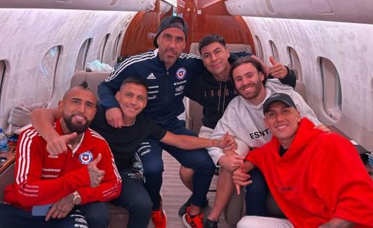 La foto postata da Vidal sui social La foto postata da Vidal sui social