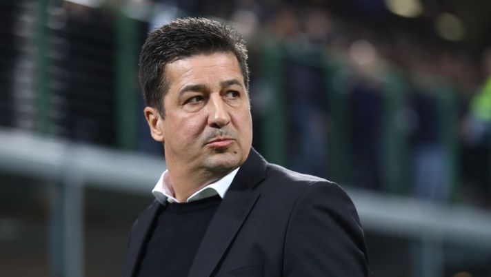 MILAN, ITALY - MARCH 14: Christian Peintinger, Assistant Coach of Eintracht Frankfurt looks on prior to the UEFA Europa League Round of 16 Second Leg match between FC Internazionale and Eintracht Frankfurt at San Siro on March 14, 2019 in Milan, Italy. (Photo by Alex Grimm/Bongarts/Getty Images) 