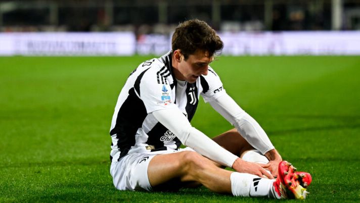 FLORENCE, ITALY - MARCH 16: Andrea Cambiaso of Juventus during the Serie A match between Fiorentina and Juventus at Stadio Artemio Franchi on March 16, 2025 in Florence, Italy. (Photo by Daniele Badolato - Juventus FC/Juventus FC via Getty Images) BREAKING – Juve, l’esito dei controlli per Cambiaso: la decisione sulla Nazionale - immagine 1
