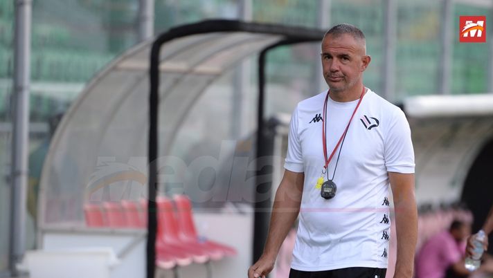 Palermo, 3-4-1-2 o 3-4-2-1: ecco come i tifosi vorrebbero in campo i rosanero  Palermo, 3-4-1-2 o 3-4-2-1: ecco come i tifosi vorrebbero in campo i rosanero