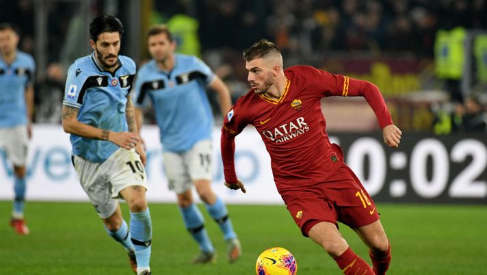 ROME, ITALY - JANUARY 26: Davide Santon of SS Lazio in action during the Serie A match between AS Roma and  SS Lazio at Stadio Olimpico on January 26, 2020 in Rome, Italy. (Photo by Marco Rosi/Getty Images) 