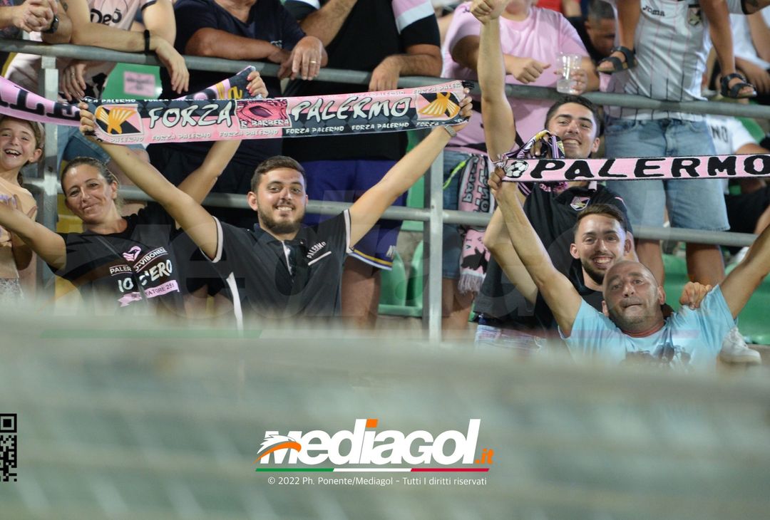 FOTOTIFO, Palermo-Ascoli 2-3: i tifosi allo stadio “Renzo Barbera” (Gallery) - immagine 59