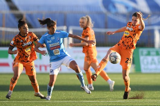 NAPLES, ITALY - DECEMBER 05: Federica Cafferata of SSC Napoli vies with Cecilia Salvai of Juventus during the Women Serie A match between SSC Napoli and Juventus at on December 05, 2020 in Naples, Italy. (Photo by Juventus FC/Juventus FC via Getty Images) NAPLES, ITALY - DECEMBER 05: Federica Cafferata of SSC Napoli vies with Cecilia Salvai of Juventus during the Women Serie A match between SSC Napoli and Juventus at on December 05, 2020 in Naples, Italy. (Photo by Juventus FC/Juventus FC via Getty Images)