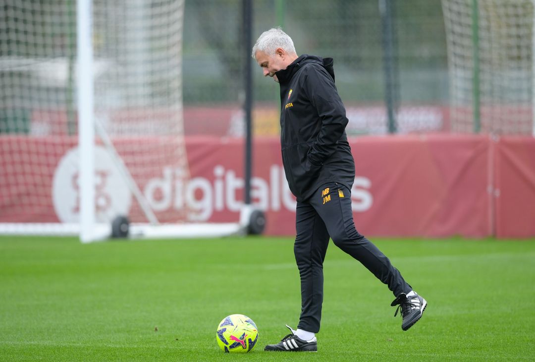 Roma, l’allenamento prima della partenza per il Portogallo – FOTO GALLERY - immagine 5