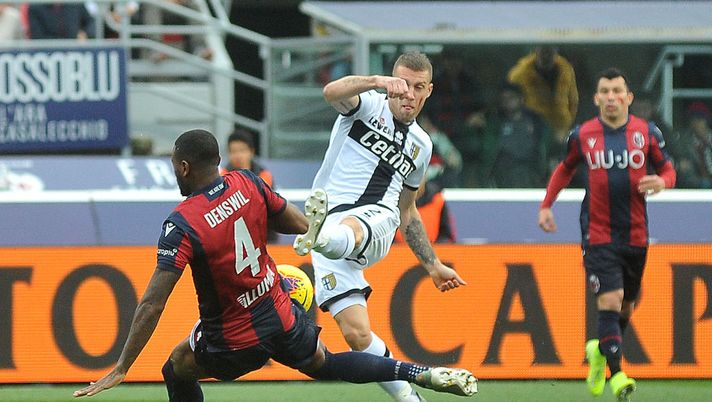 BOLOGNA, ITALY - NOVEMBER 24: Dejan Kulusevski of Parma Calcio in action  during the Serie A match between Bologna FC and Parma Calcio at Stadio Renato Dall'Ara on November 24, 2019 in Bologna, Italy. (Photo by Mario Carlini / Iguana Press/Getty Images) 