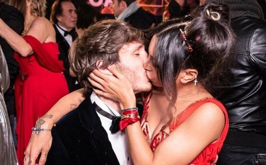 La foto postata sui social da Bortuzzo  Lulù e Bortuzzo in crisi? “State tranquilli, tutti che fanno gli investigatori privati!” - immagine 1