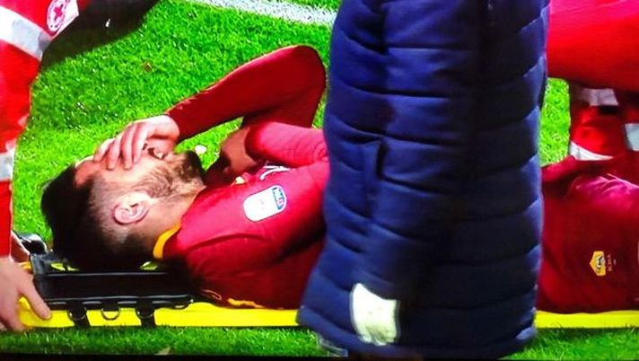 Roma, infortunio per Manolas: fuori in barella contro il Frosinone, la prima diagnosi - immagine 1