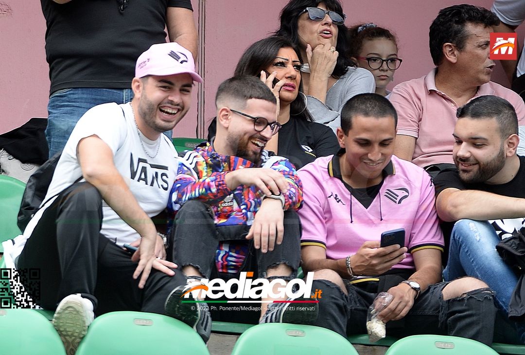 FOTOTIFO Palermo-Pisa 3-3, i tifosi allo Stadio “Renzo Barbera” (Gallery) - immagine 32