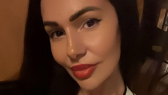 Erjona Sulejmani, elegante e sensuale. L’ex lady Dzemaili incanta col suo décolleté - immagine 1