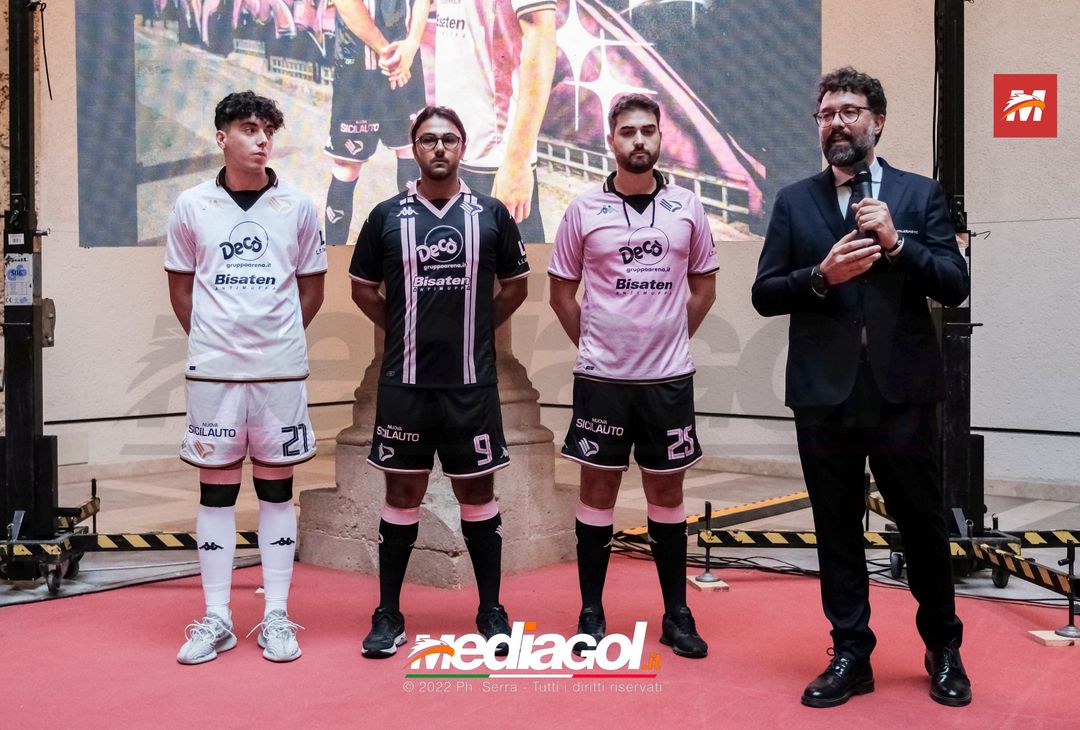 FOTO PALERMO, presentazione nuove maglie gara Palermo 2022/2023 (Gallery) - immagine 28