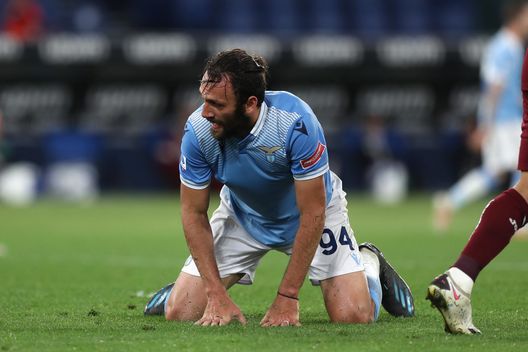 ROME, ITALY - MAY 18: Vedat Muriqi of S.S. Lazio reacts during the Serie A match between SS Lazio and Torino FC at Stadio Olimpico on May 18, 2021 in Rome, Italy. Sporting stadiums around Italy remain under strict restrictions due to the Coronavirus Pandemic as Government social distancing laws prohibit fans inside venues resulting in games being played behind closed doors. (Photo by Paolo Bruno/Getty Images) ROME, ITALY - MAY 18: Vedat Muriqi of S.S. Lazio reacts during the Serie A match between SS Lazio and Torino FC at Stadio Olimpico on May 18, 2021 in Rome, Italy. Sporting stadiums around Italy remain under strict restrictions due to the Coronavirus Pandemic as Government social distancing laws prohibit fans inside venues resulting in games being played behind closed doors. (Photo by Paolo Bruno/Getty Images)