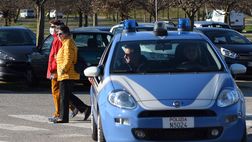 Troppa gente in giro: verso nuove restrizioni. E l’emergenza sarà prolungata. Calcio caos