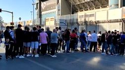 VIDEO Palermo-Virtus Entella, lunghissima coda per entrare in curva sud al “Barbera”