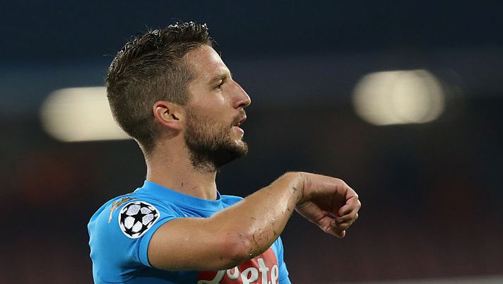 Allan of Napoli competes for the ball with of Benfica during the UEFA Champions League match between SSC Napoli and Benfica at Stadio San Paolo on September 28, 2016 in Naples, . NAPOLI – Che batosta per Sarri: Mertens era diffidato, ammonito e salta l’Inter - immagine 1