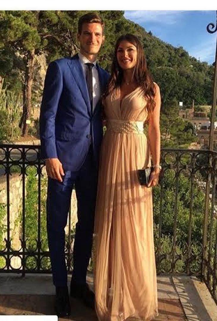  Alla cerimonia c'era anche un ex compagno di Danilo, Marco Andreolli insieme alla fidanzata Daniela Casati 