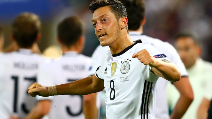 Clamoroso dal CorSport: “Milan, scontro tra Maldini e Gazidis: colpa dell’acquisto di Ozil” Clamoroso dal CorSport: “Milan, scontro tra Maldini e Gazidis: colpa dell’acquisto di Ozil” - immagine 1