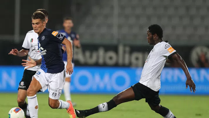 LA SPEZIA, ITALY - AUGUST 11: Jacopo Segre of Chievo Verona in action during the Serie B Playoffs match between ASC Spezia and Chievo Verona at Stadio Alberto Picco on August 11, 2020 in La Spezia, Italy.  (Photo by Gabriele Maltinti/Getty Images for Lega Serie B)