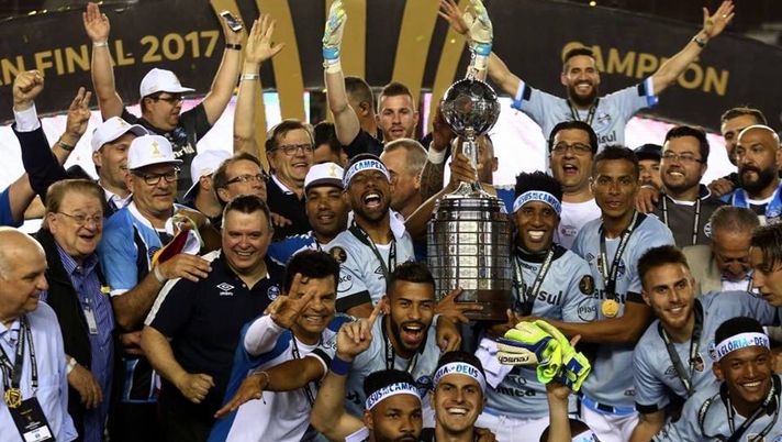 Coppa Libertadores, show di Portaluppi: “Al Var c’era Stevie Wonder?!” E i 14 minuti di recupero… 