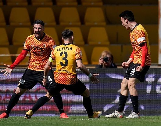 Facebook Benevento CAMPANIA FELIX – Flop Benevento, Turris ai play-off. Volano Giugliano e Gelbison- immagine 2