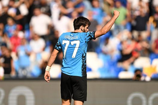 (Photo by Francesco Pecoraro/Getty Images) Kvaratskhelia