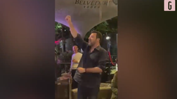 Salvini scatenato, in discoteca canta e balla: “Pioli is on fire” | VIDEO