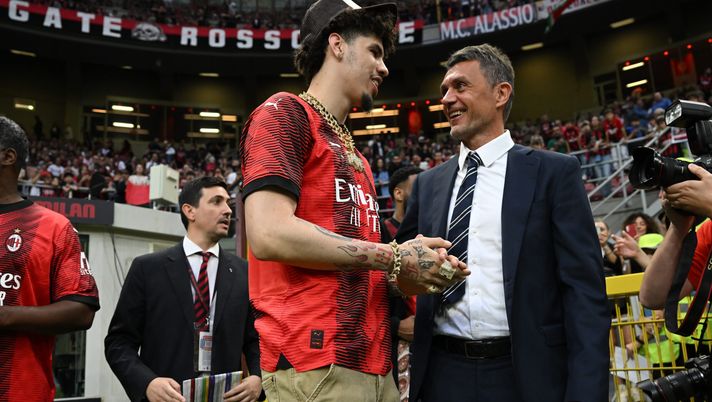 LaMelo Ball, giocatore di basket, e Paolo Maldini, dirigente del Milan qui insieme