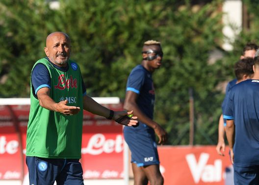 (Photo by SSC NAPOLI via Getty Images) Spalletti come ten Hag, possesso più verticale per il Napoli per scatenare Osimhen- immagine 2
