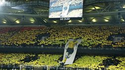 Il derby di Atene si accende nel finale: il VAR toglie un rigore a favore dell’AEK