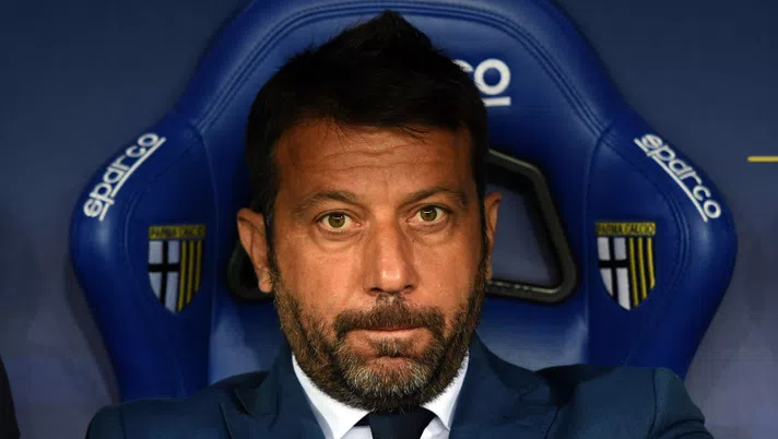 PARMA, ITALY - SEPTEMBER 30:  Roberto DAversa head coach of Parma Calcio  looks on during the Serie A match between Parma Calcio and Torino FC at Stadio Ennio Tardini on September 30, 2019 in Parma, Italy.  (Photo by Alessandro Sabattini/Getty Images)