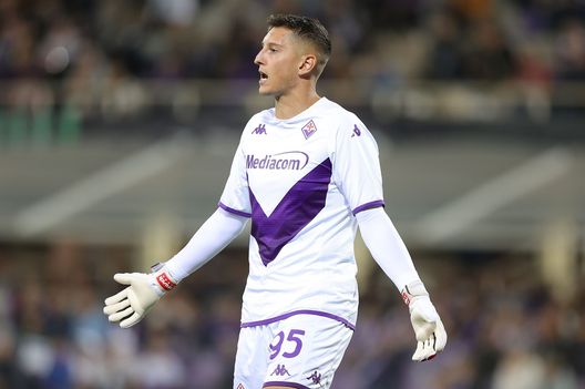 FLORENCE, ITALY - OCTOBER 27: Pierluigi Gollini goalkeeper of ACF Fiorentina reacts during the UEFA Europa Conference League group A match between ACF Fiorentina and Istanbul Basaksehir at Stadio Artemio Franchi on October 27, 2022 in Florence, Italy. (Photo by Gabriele Maltinti/Getty Images) Asse Firenze-Bergamo: Gollini, Boga e non solo. Continuano i contatti- immagine 2