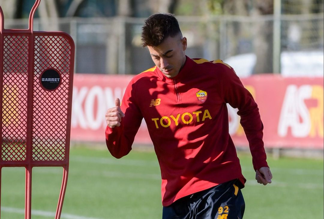 Roma, allenamento in vista del Genova. Mourinho parla con Solbakken – FOTO GALLERY - immagine 26
