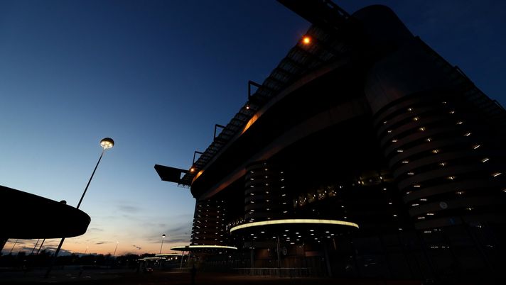 MILAN, ITALY - MARCH 18: A general view outside the stadium prior to the UEFA Europa League Round of 16 Second Leg match between AC Milan and Manchester United at San Siro on March 18, 2021 in Milan, Italy. Sporting stadiums around Europe remain under strict restrictions due to the Coronavirus Pandemic as Government social distancing laws prohibit fans inside venues resulting in games being played behind closed doors. (Photo by Marco Luzzani/Getty Images) MILAN, ITALY - MARCH 18: A general view outside the stadium prior to the UEFA Europa League Round of 16 Second Leg match between AC Milan and Manchester United at San Siro on March 18, 2021 in Milan, Italy. Sporting stadiums around Europe remain under strict restrictions due to the Coronavirus Pandemic as Government social distancing laws prohibit fans inside venues resulting in games being played behind closed doors. (Photo by Marco Luzzani/Getty Images)