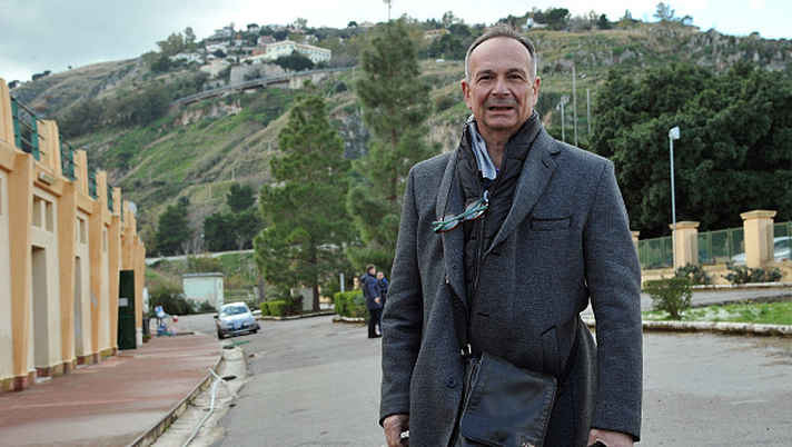 Salerno: “Smettere di fumare in caso di salvezza? Difficile. E con Cellino…” Salerno: “Smettere di fumare in caso di salvezza? Difficile. E con Cellino…”